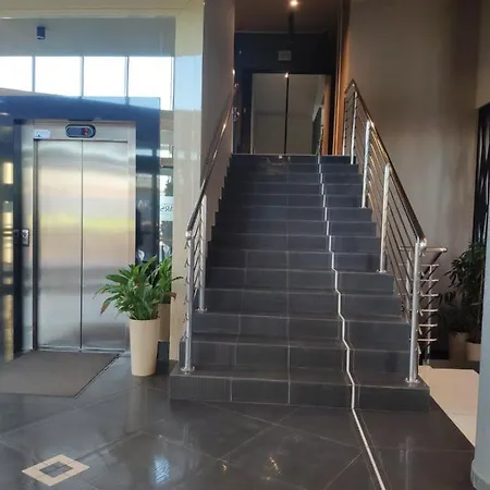 Aleje Jerozolimskie 公寓 *